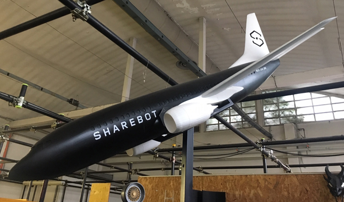 Модель самолета, напечатанная на 3D-принтере Sharebot